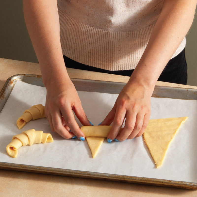 Jus-Rol Crescent Dough, Pre-Rolled Refrigerated Dough, 9.8 oz, 8 Rolls, Ready to Bake for Light and Airy Crescent Rolls — photo 7